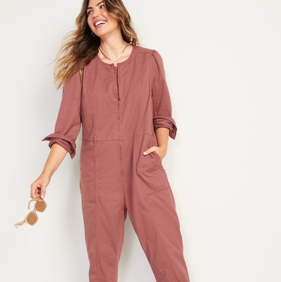 Old Navy Pants - 🆕️ NWT Long-Sleeve Zip-Front Cropped Utility Jumpsuit for Women in 'Dusty Pink'